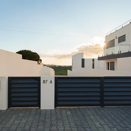 Gold With Ocean View, Jacuzzi And Private Pool Vila