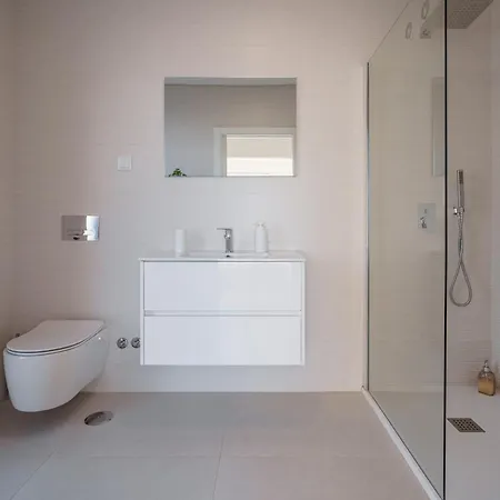 Gold With Ocean View, Jacuzzi And Private Pool Willa