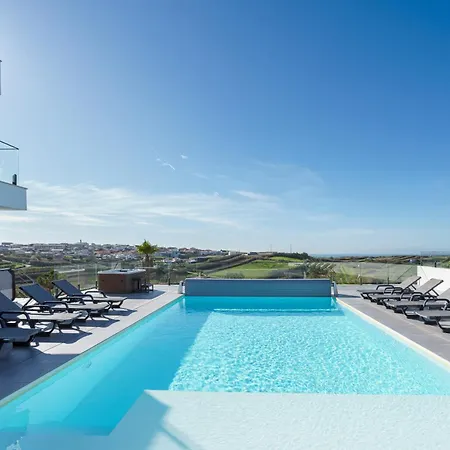 Gold With Ocean View, Jacuzzi And Private Pool Willa *